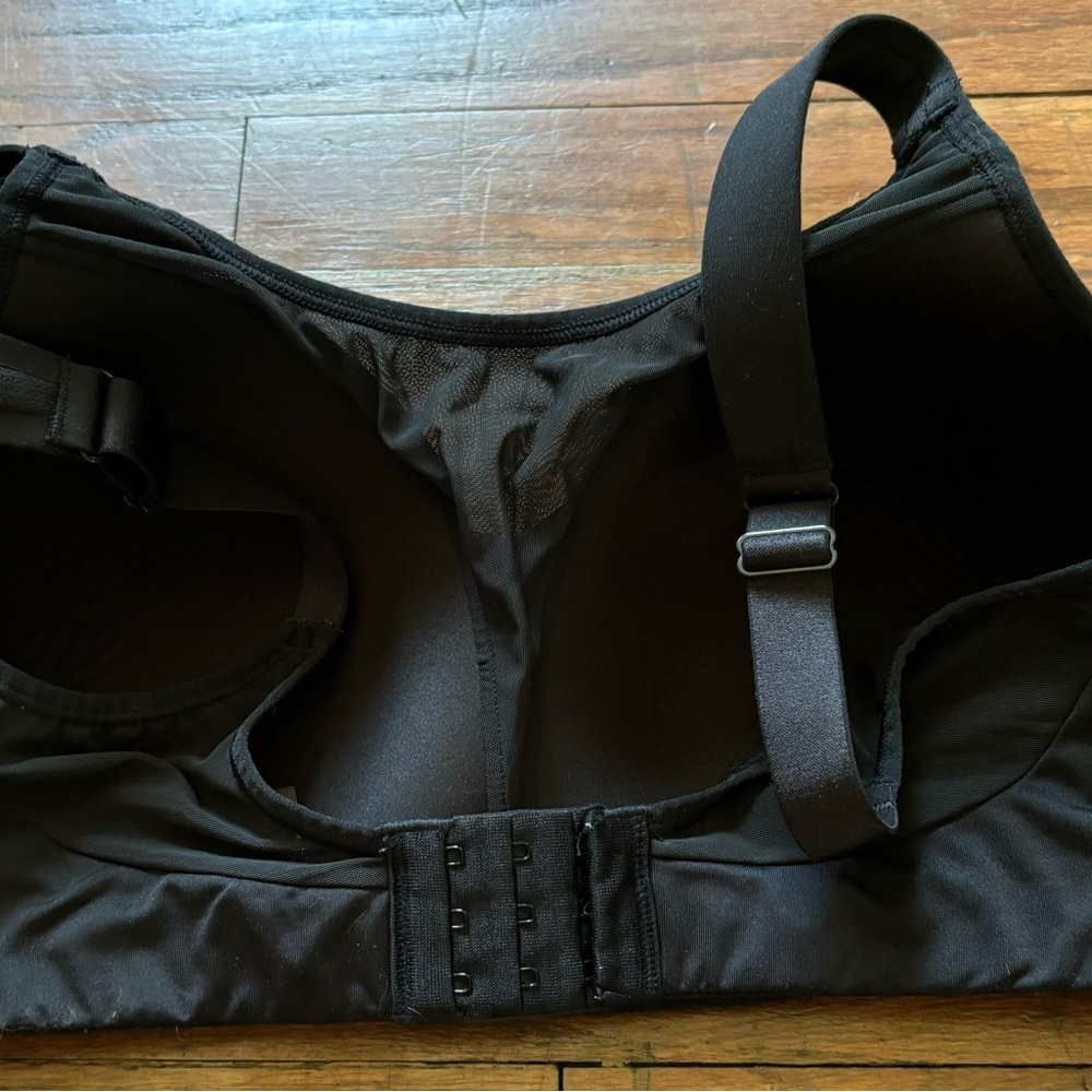 Women’s CALIA sports bra